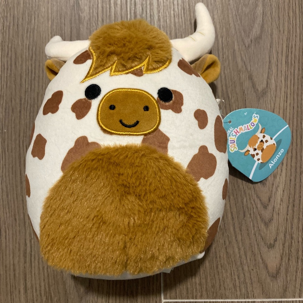 Alonzo 8” squishmallow